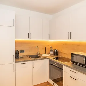 https://apartments-ella.innsbruckaustriahotels.com